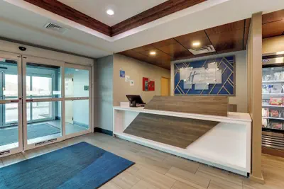 Photo 3 - Holiday Inn Express & Suites Richmond by IHG
