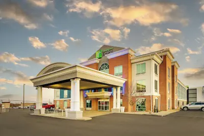 Photo 2 - Holiday Inn Express & Suites Richmond by IHG