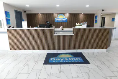 Photo 4 - Days Inn by Wyndham Effingham
