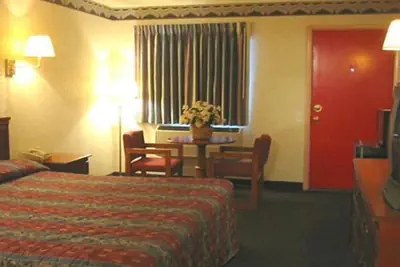 Photo 5 - Red Carpet Inn Williamstown