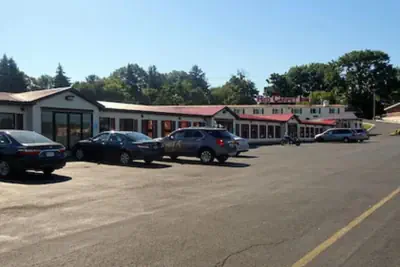 Photo 2 - Red Carpet Inn North Syracuse