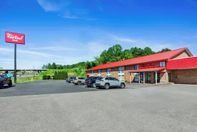 Photo 2 - Red Roof Inn Hillsville