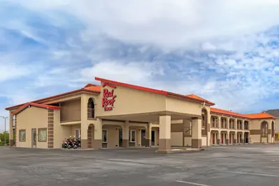 Photo 2 - Red Roof Inn Bowling Green