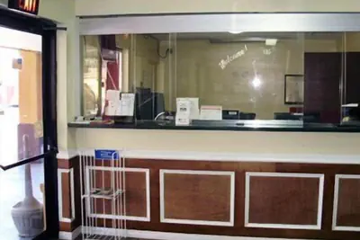 Photo 5 - Econo Lodge Decatur - Atlanta East