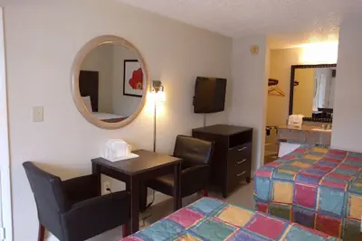Photo 4 - Red Carpet Inn Airport and Cruise Port Hotel Fort Lauderdale