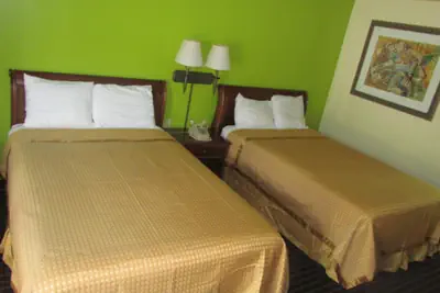 Photo 4 - Red Carpet Inn