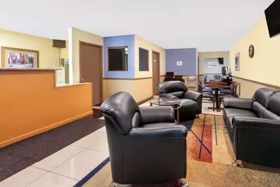 Photo 4 - Days Inn by Wyndham Ardmore