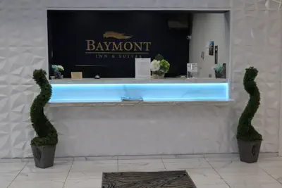 Photo 4 - Baymont by Wyndham Hot Springs On the Lake