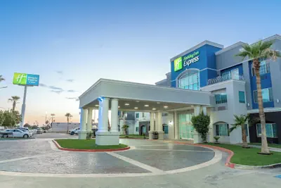 Photo 2 - Holiday Inn Express Hotel & Suites El Centro by IHG
