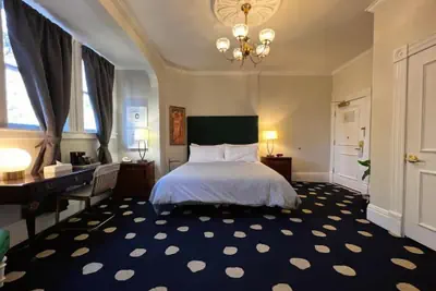 Photo 4 - The Sterling Hotel