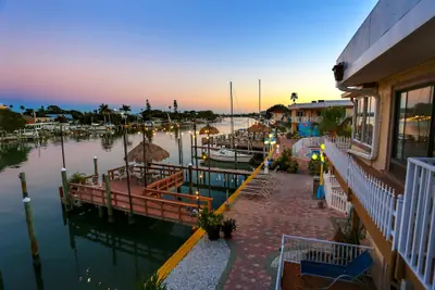 Photo 2 - Bayview Plaza Waterfront Resort