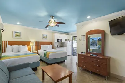 Photo 5 - Bayview Plaza Waterfront Resort