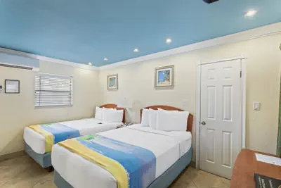 Photo 4 - Bayview Plaza Waterfront Resort