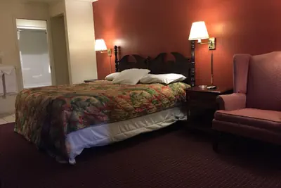 Photo 4 - Wildwood Inn Tropical Dome & Theme Suites