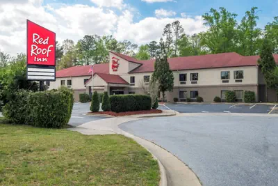 Photo 2 - Red Roof Inn Hendersonville