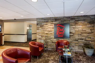 Photo 4 - Red Roof Inn Hendersonville
