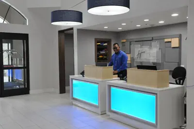 Photo 5 - Holiday Inn Express & Suites Lake Forest by IHG