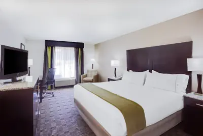 Photo 3 - Holiday Inn Express Hotel & Suites Mebane by IHG