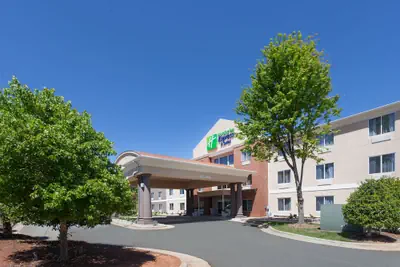 Photo 2 - Holiday Inn Express Hotel & Suites Mebane by IHG