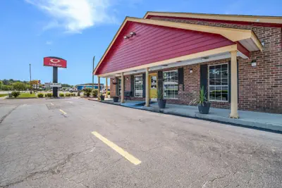 Photo 2 - Econo Lodge Santee