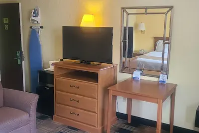 Photo 5 - Travelodge by Wyndham Airport Platte City