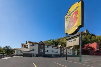 Photo 2 - Super 8 by Wyndham Winona MN