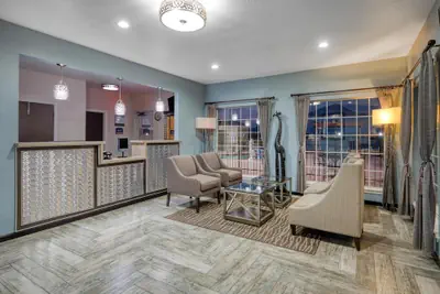 Photo 3 - Best Western Lake Conroe Inn