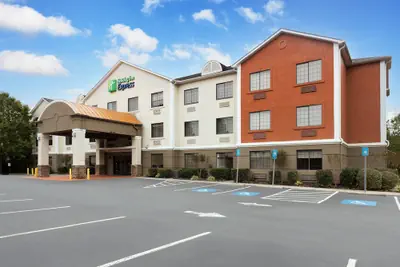 Photo 2 - Holiday Inn Express & Suites Acworth - Kennesaw Northwest by IHG