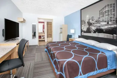 Photo 3 - Super 8 by Wyndham City of Moore