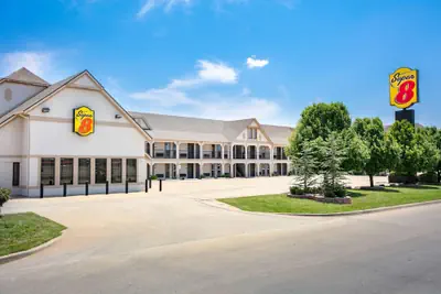 Photo 2 - Super 8 by Wyndham City of Moore