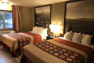 Photo 3 - Super 8 by Wyndham Redding