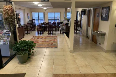 Photo 3 - Carolina Inn & Suites of Lake Norman