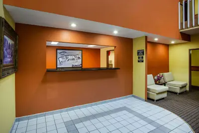Photo 2 - Super 8 by Wyndham Crawfordsville