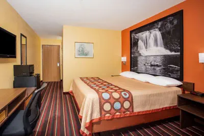 Photo 5 - Super 8 by Wyndham Crawfordsville