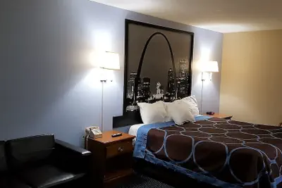 Photo 4 - Super 8 by Wyndham O'Fallon MO/St. Louis Area
