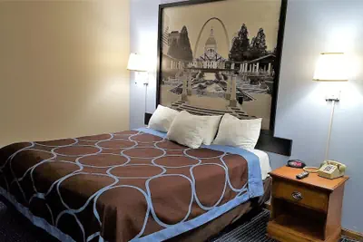 Photo 3 - Super 8 by Wyndham O'Fallon MO/St. Louis Area