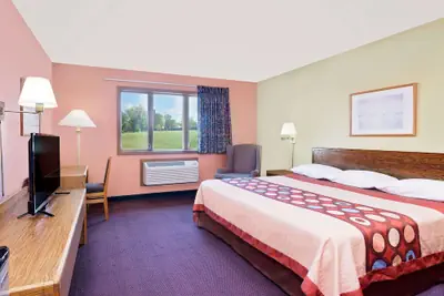 Photo 4 - Super 8 by Wyndham Sturgeon Bay