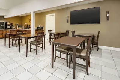 Photo 5 - Super 8 by Wyndham Abilene North