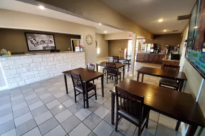 Photo 4 - Super 8 by Wyndham Abilene North