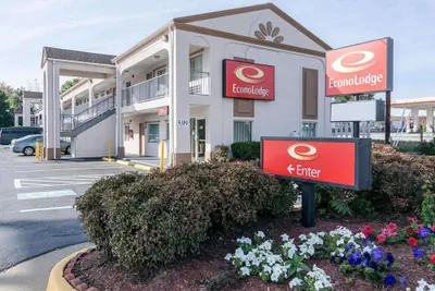 Photo 2 - Econo Lodge Fredericksburg near I-95
