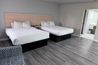Photo 5 - Travelodge by Wyndham Redding CA