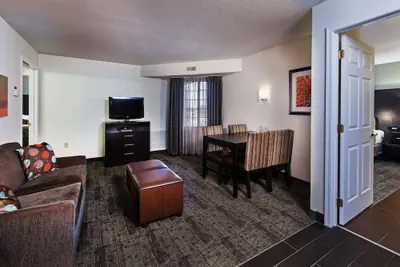 Photo 5 - Staybridge Suites Woodland Hills by IHG