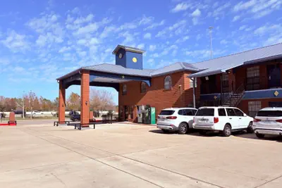 Photo 2 - Express Inn & Suites Houston Katy