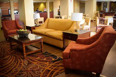 Photo 4 - Hampton Inn & Suites Springfield-Southwest