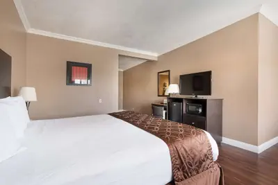 Photo 5 - Americas Best Value Inn & Suites Anaheim Convention Center