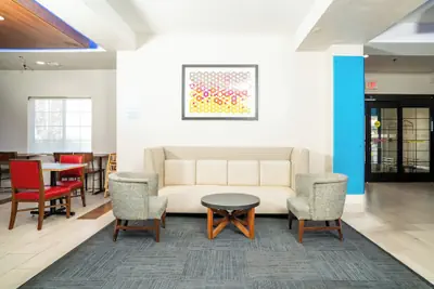 Photo 5 - Holiday Inn Express Hotel & Suites Hesperia by IHG