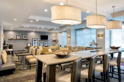 Photo 2 - Hampton Inn by Hilton Hallandale Beach Aventura