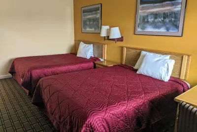 Photo 2 - Executive Inn