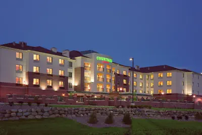 Photo 2 - Courtyard by Marriott Madison East