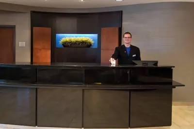 Photo 4 - Courtyard by Marriott Madison East